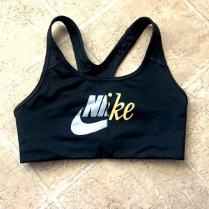 NWOT. never worn. NIKE sports bra.